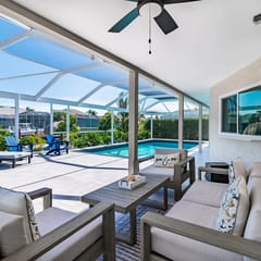 Waterfront Oasis Re-Done Throughout! 1 Mile From Winterberry Beach Access Pt