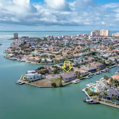 Luxury Rental Walkable To Beach With Wide Water Views I Pet Friendly