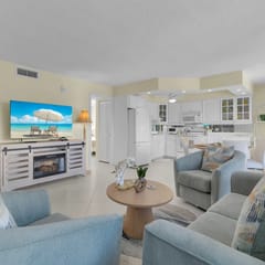1 Bed Steps to Beach Access & JW Marriott