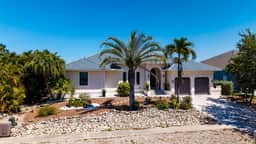 Island Time on Ivory I 4 Bed Waterfront Home - Image 3