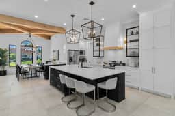 Island Time on Ivory I 4 Bed Waterfront Home - Image 2