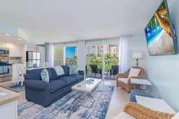 Renovated Condo Offering Free Beach Access! - Image 4
