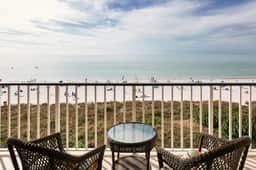 Beachfront I Breathtaking Views and Sunsets - Image 3