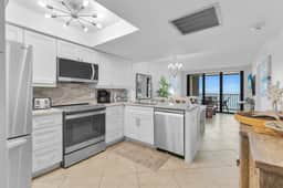 Charming 2 Bed South End Beachfront Condo at Popular Seawinds - Image 5
