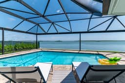 Waterfront 3/3 Home with Panoramic Bay Views! - Image 3