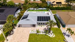0.4 Mi Walk to Beach & Dining | Heated Pool - Image 4