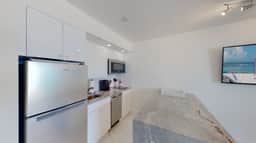Totally Renovated Beachfront Condo at Apollo! - Image 4