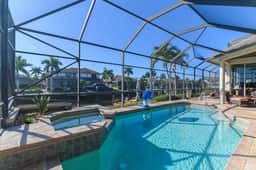 Waterfront 4 Bed | Pool, Spa, Southern Sun - Image 4