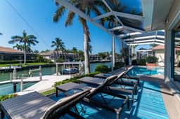 Updated 4 Bed & Waterfront I Walk to Beach - Image 2