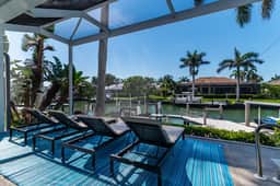 Updated 4 Bed & Waterfront I Walk to Beach - Image 3