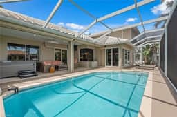 Updated 4 Bed & Waterfront I Walk to Beach - Image 5
