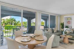 1 Bed Steps to Beach Access & JW Marriott - Image 2