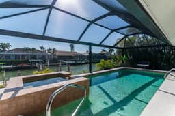 The Lighthouse" l Gorgeous Waterfront 3 Bed with Quick Access to Gulf!! - Image 2
