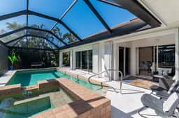 The Lighthouse" l Gorgeous Waterfront 3 Bed with Quick Access to Gulf!! - Image 4