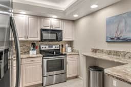 2 Bed Beachfront Condo With Pool Views - Image 4
