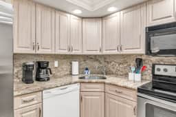 2 Bed Beachfront Condo With Pool Views - Image 5