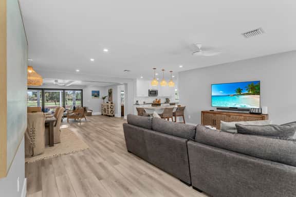 Luxury Golf-View Oasis with Heated Pool & Quiet Marco Island Location - Image 4