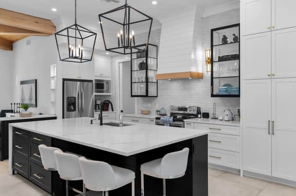Island Time on Ivory I 4 Bed Waterfront Home - Image 4