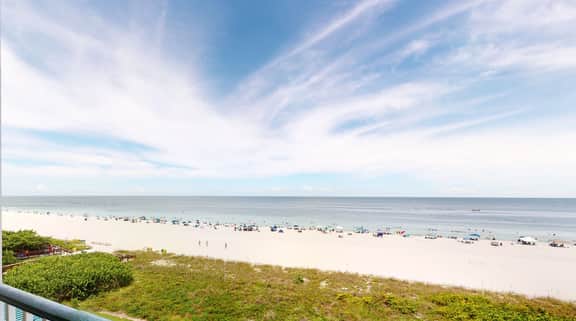 Beachfront I Breathtaking Views and Sunsets - Image 2