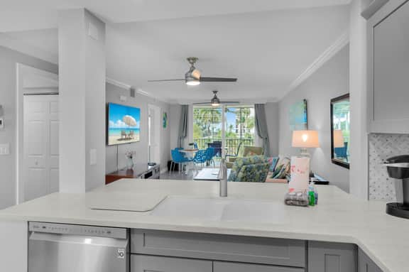 Completely Remodeled 2 Bed 2 Bath I Block Away From Free Beach Access - Image 5