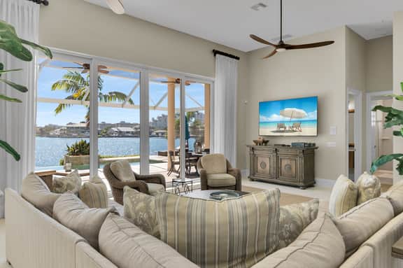 Stunning Waterfront Views, Newly Renovated 5,000 SqFt Luxe Home, Southern Exp - Image 3