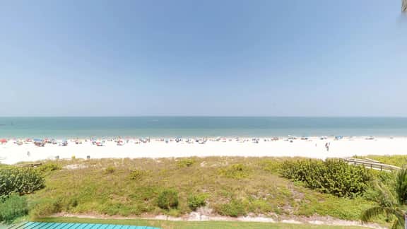 Incredible Views from this Renovated Beachfront Getaway @ the Apollo!!! - Image 5