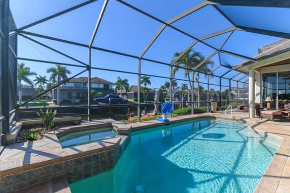 Waterfront 4 Bed | Pool, Spa, Southern Sun - Image 4