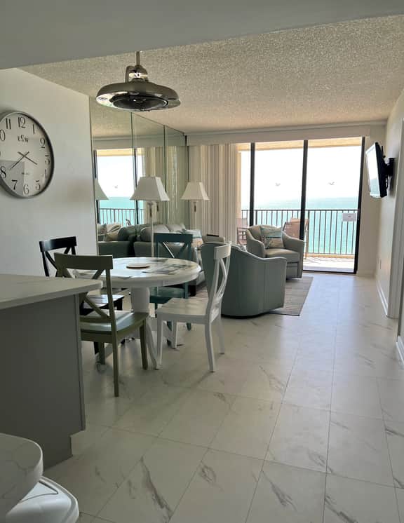 The "Sea-Winds" I Renovated Beachfront 2 Bed 2 Bath Condo - Image 3