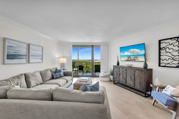 Renovated Beachfront Condo | Gulf Views - Image 2