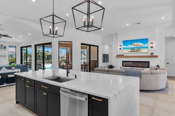 Island Time on Ivory I 4 Bed Waterfront Home - Image 1