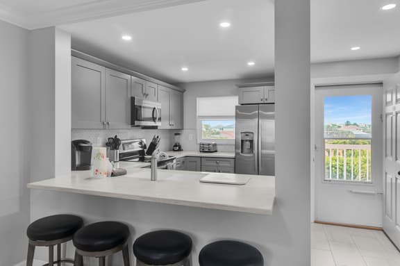 Completely Remodeled 2 Bed 2 Bath I Block Away From Free Beach Access - Image 1