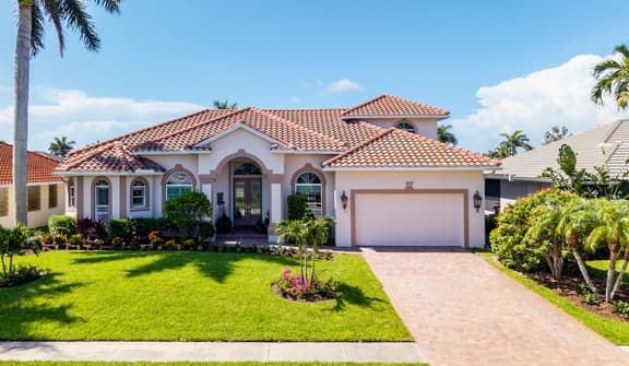 4 Bed Waterfront Retreat | Heated Pool - Image 1