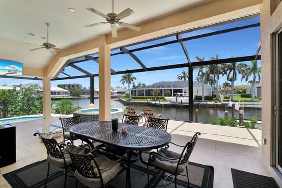 3 Bed 2 Bath Canal Home I Pool+Spa & Gulf Access - Image 1