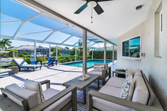 Waterfront Oasis Re-Done Throughout! 1 Mile From Winterberry Beach Access Pt - Image 1