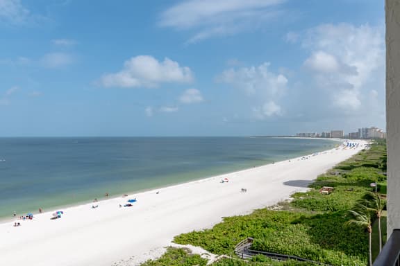 The "Sea-Winds" I Renovated Beachfront 2 Bed 2 Bath Condo - Image 1