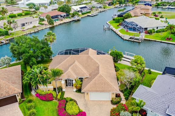 The Seahorse House I Wide Views on Tip Lot Minutes from the Gulf - Image 1