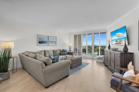 Renovated Beachfront Condo | Gulf Views - Image 1